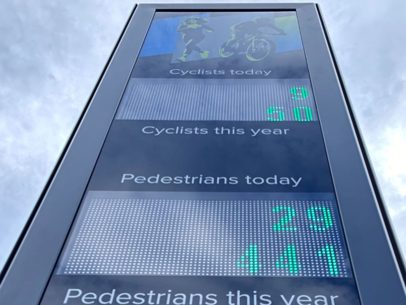 Dispositivo que permita contar cuántas personas van en bicicleta o caminando en ciertas calles de Tampa
