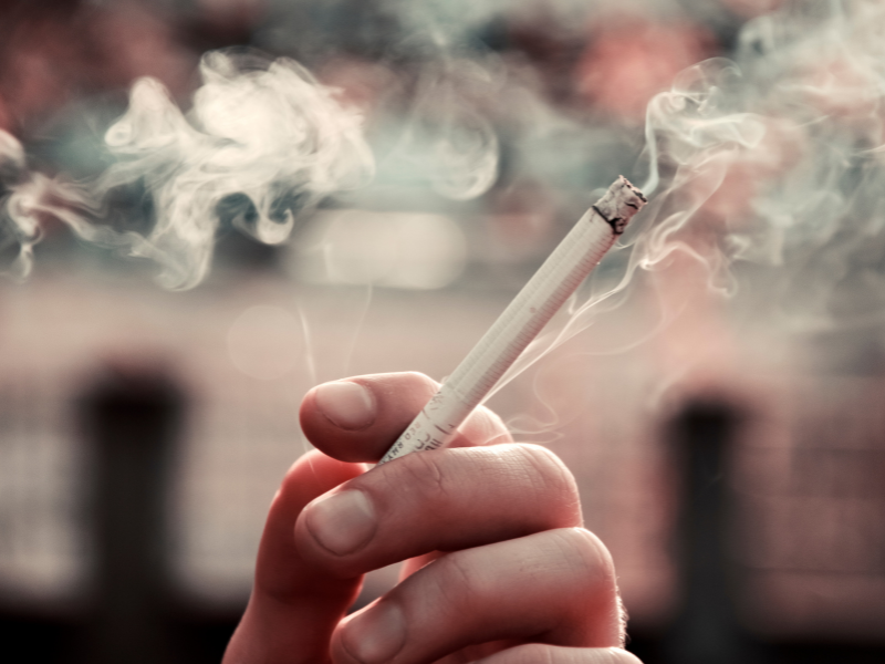 Persona fumando